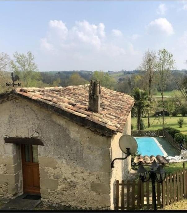 Les Gites Du Hameau Avec Piscine Castelnau-sur-Gupie Kültér fotó