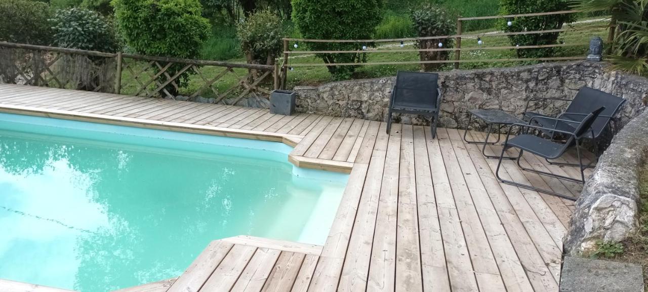 Les Gites Du Hameau Avec Piscine Castelnau-sur-Gupie Kültér fotó